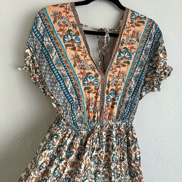 C. Cline Woman Apricot & Blue Floral V- Neck A- Line Dress, Size Small - Picture 6 of 12